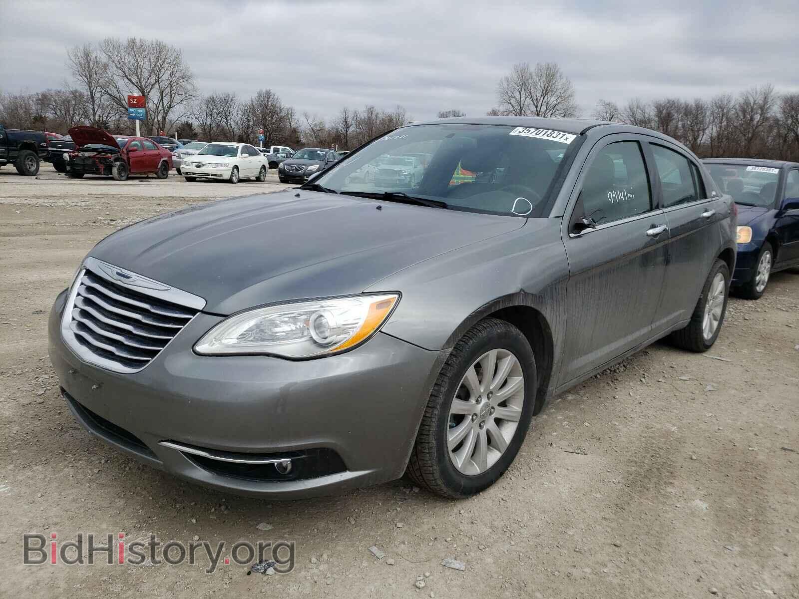 2013 CHRYSLER 200 - VIN: 1C3CCBCG1DN751551 - Фото 2