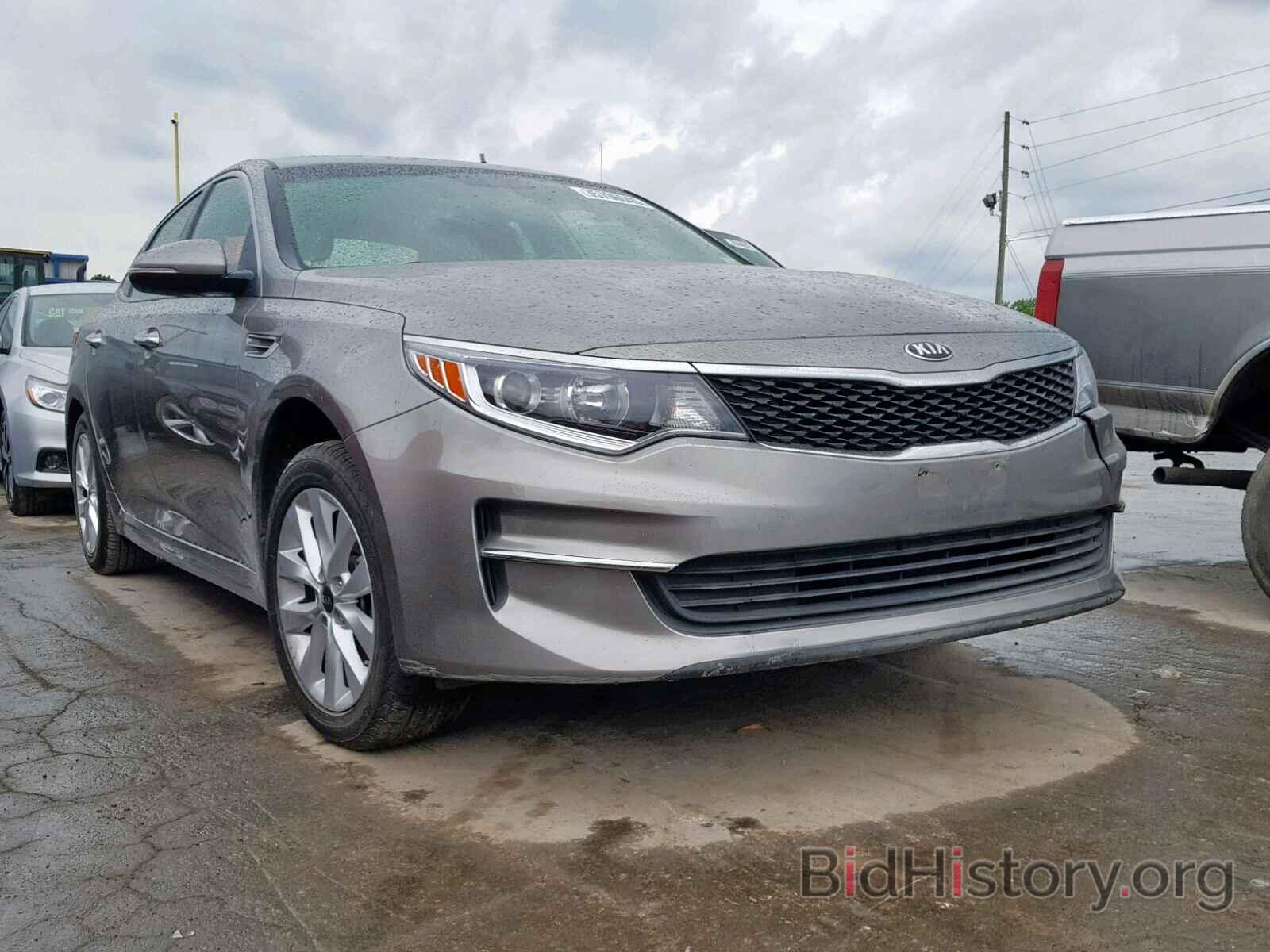 Photo 5XXGT4L37HG139054 - KIA OPTIMA LX 2017