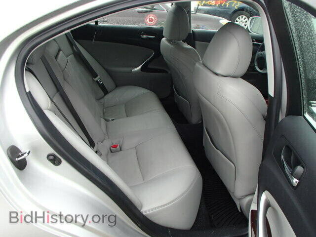 2007 LEXUS IS250 - VIN: JTHCK262572010824 - Фото 6