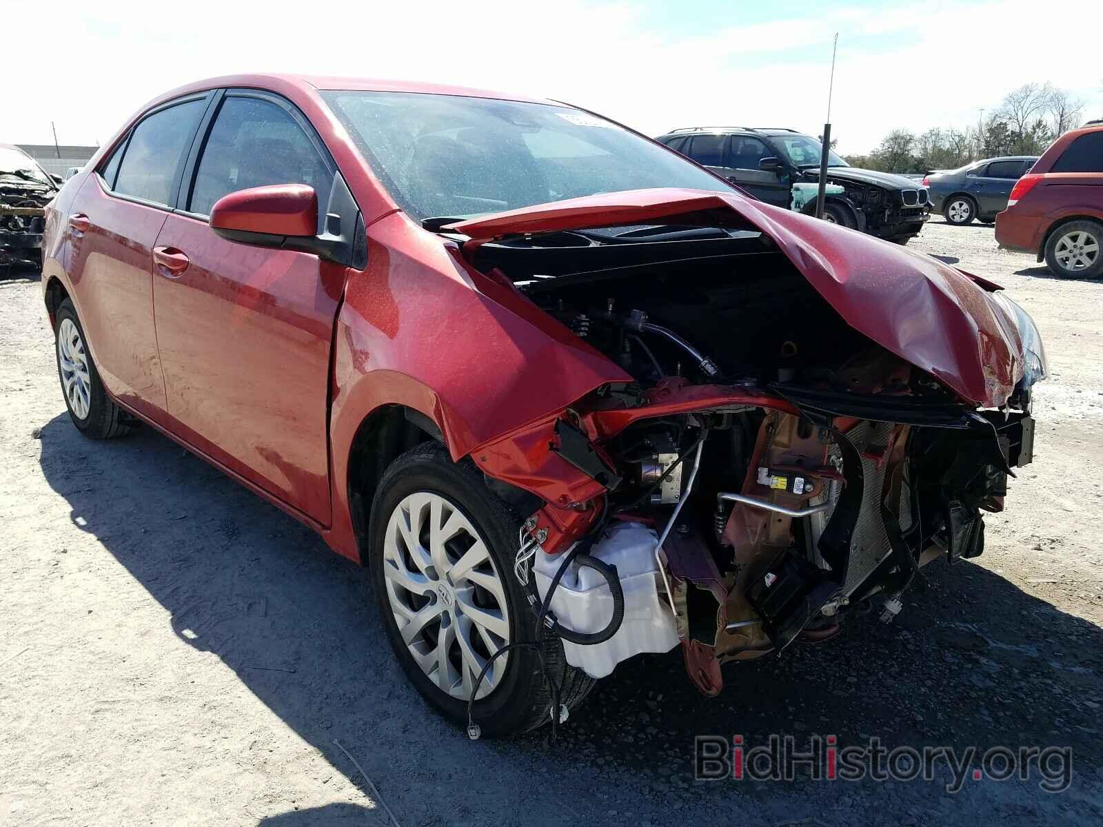 Photo 5YFBURHE3JP810439 - TOYOTA COROLLA 2018