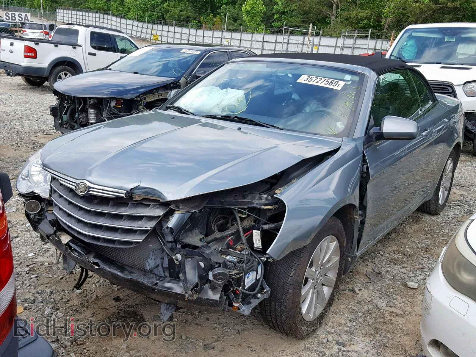 2010 CHRYSLER SEBRING - VIN: 1C3BC5ED7AN148759 - Фото 2