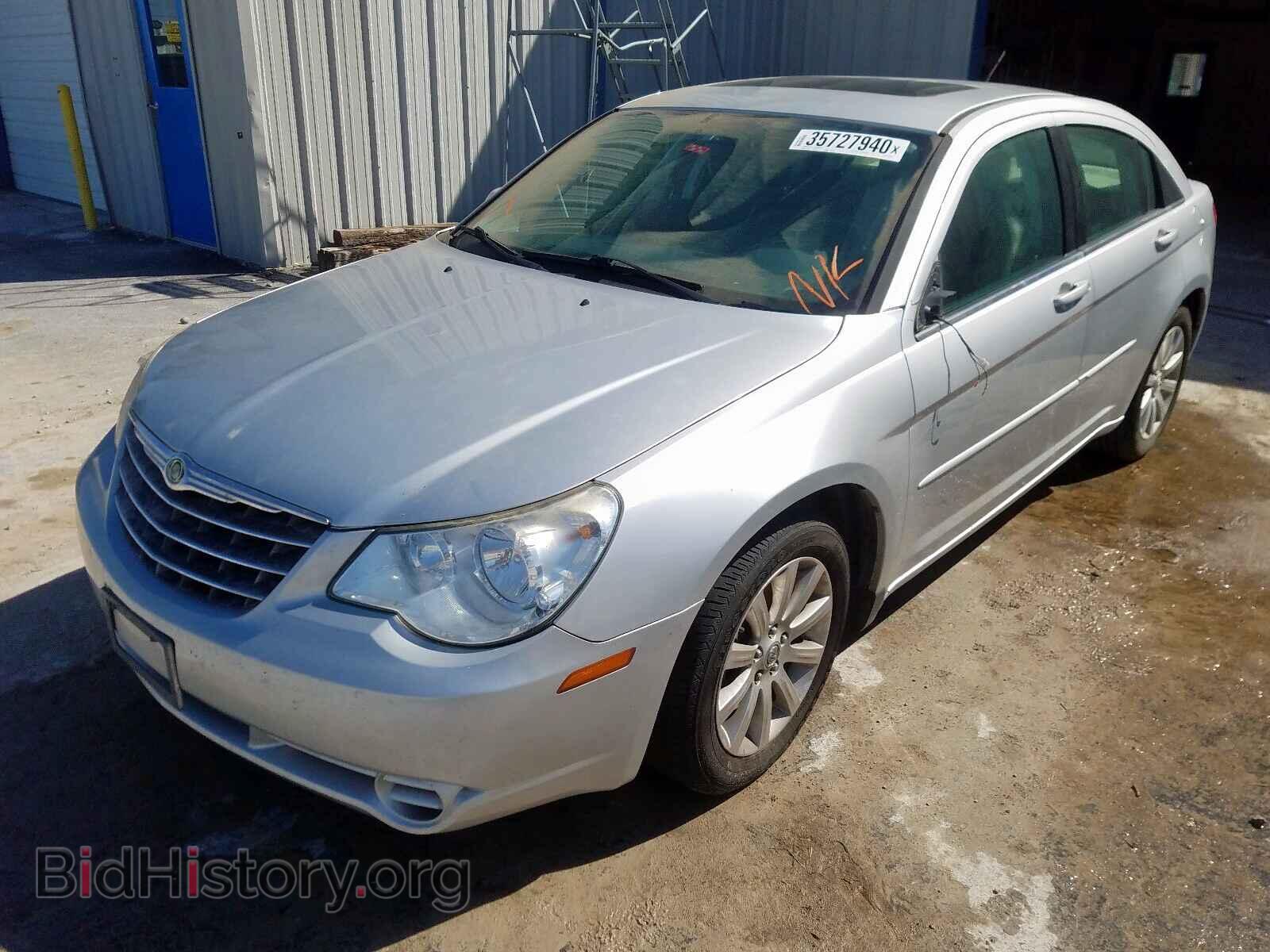 2010 CHRYSLER SEBRING - VIN: 1C3CC5FD3AN133436 - Фото 2