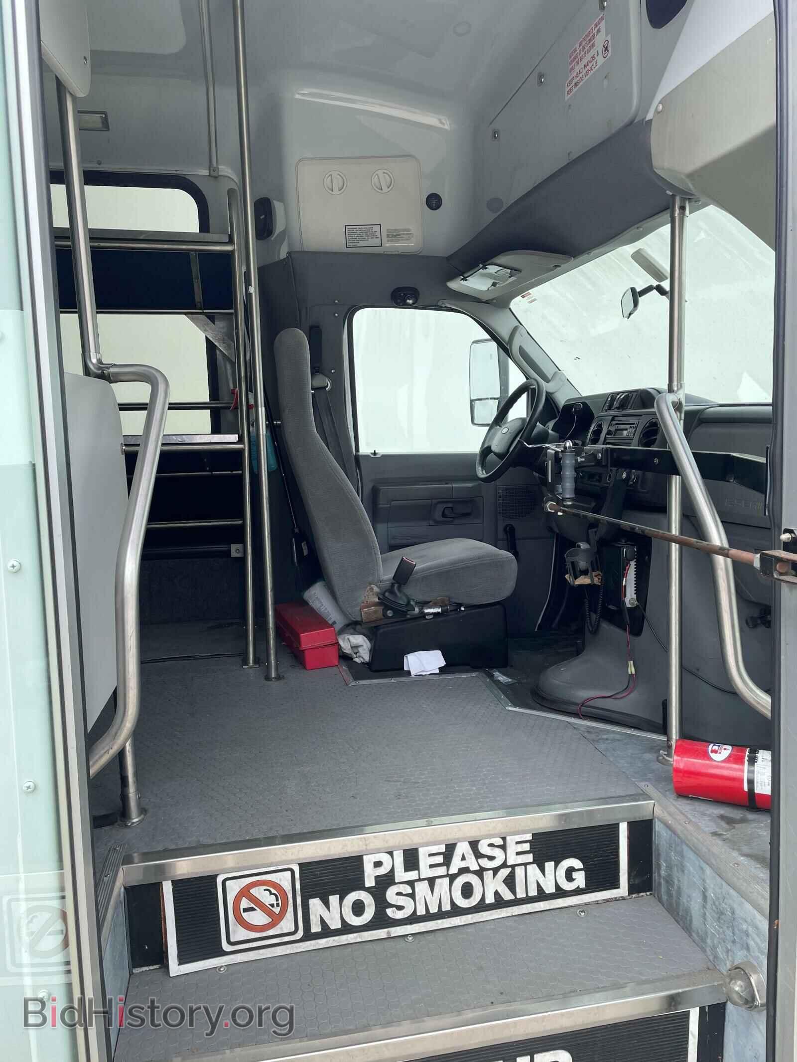 2011 FORD ECONOLINE - VIN: 1FDEE3FS8BDB10108 - Фото 5