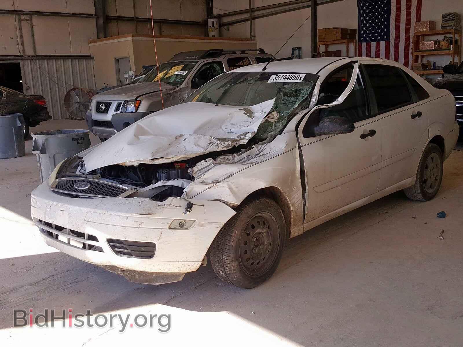 2007 FORD FOCUS - VIN: 1FAFP34N57W189917 - Фото 2