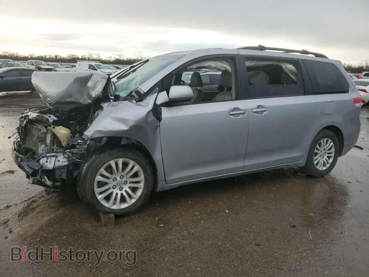 Photo 5TDYK3DC8DS308572 - TOYOTA SIENNA 2013