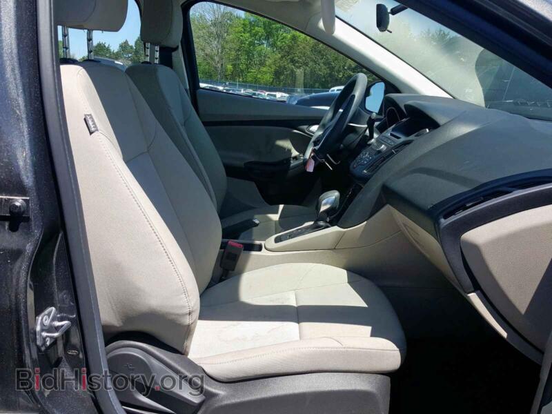 2017 Ford FOCUS (VIN 1FADP3F23HL279211) — photo 5 of 10