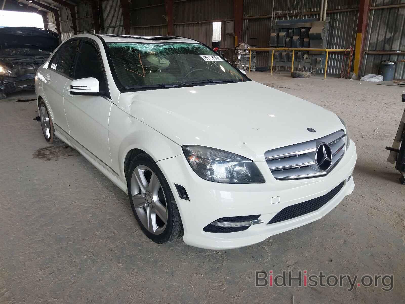 Photo WDDGF5EB0BA519847 - MERCEDES-BENZ C CLASS 2011