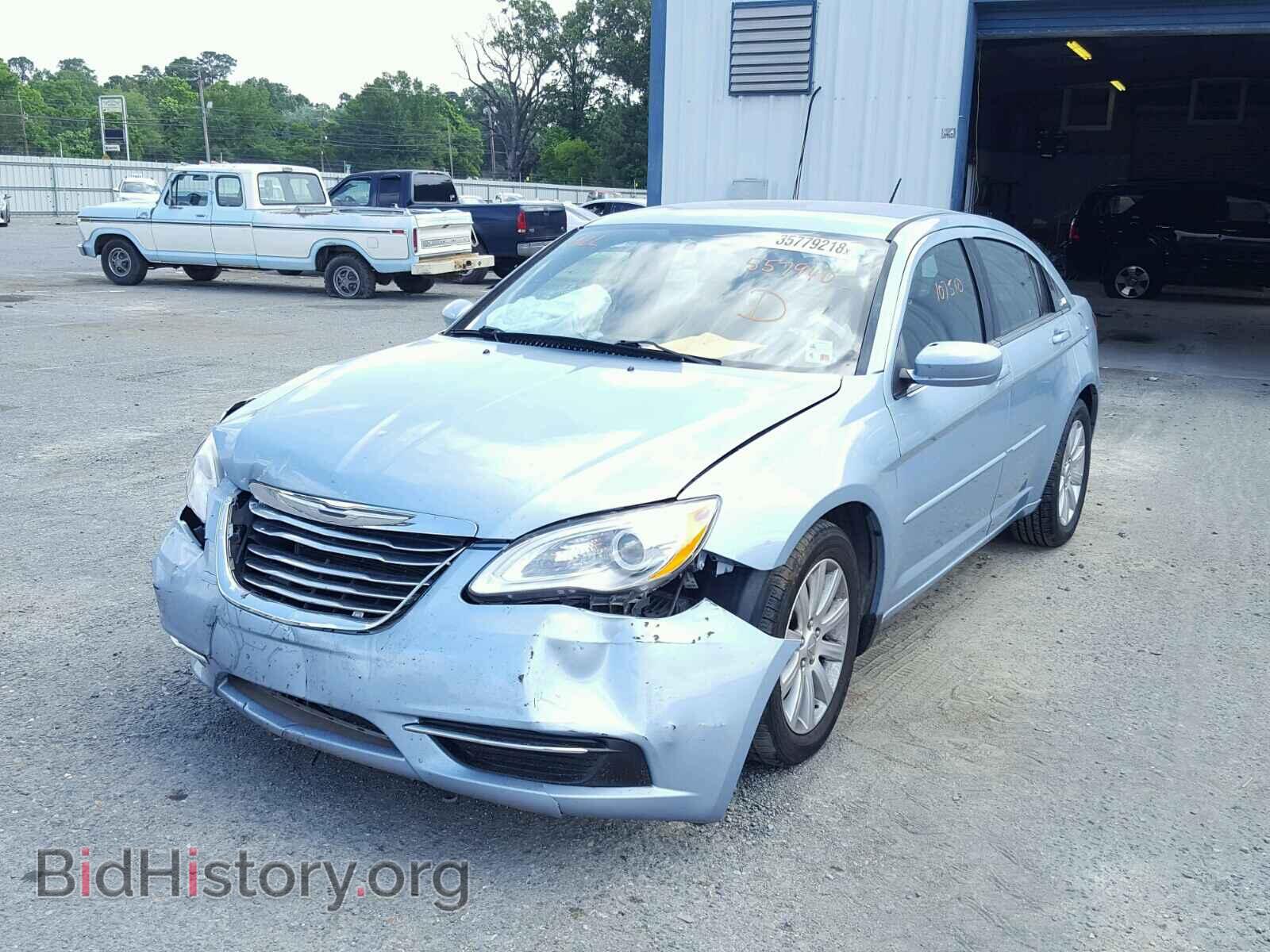 2013 CHRYSLER 200 - VIN: 1C3CCBBB9DN557940 - Фото 2