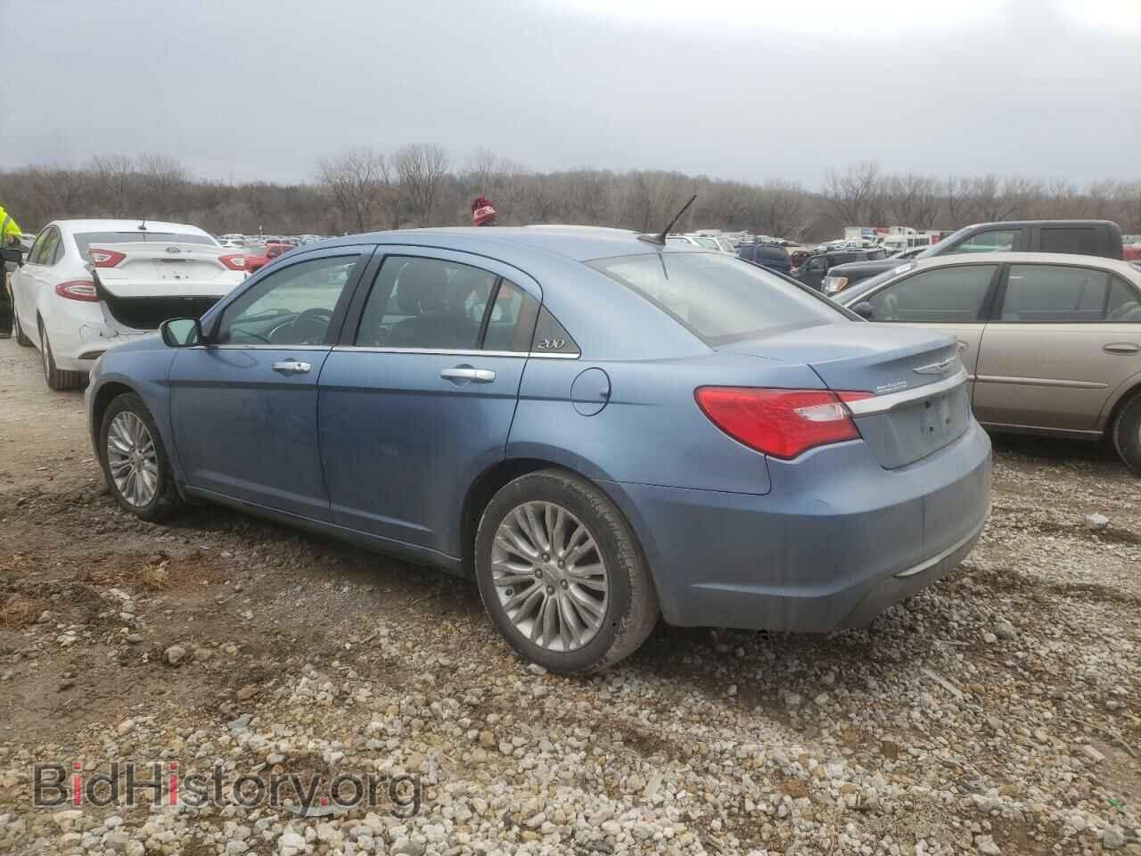 2011 CHRYSLER 200 - VIN: 1C3BC2FG5BN619820 - Фото 2