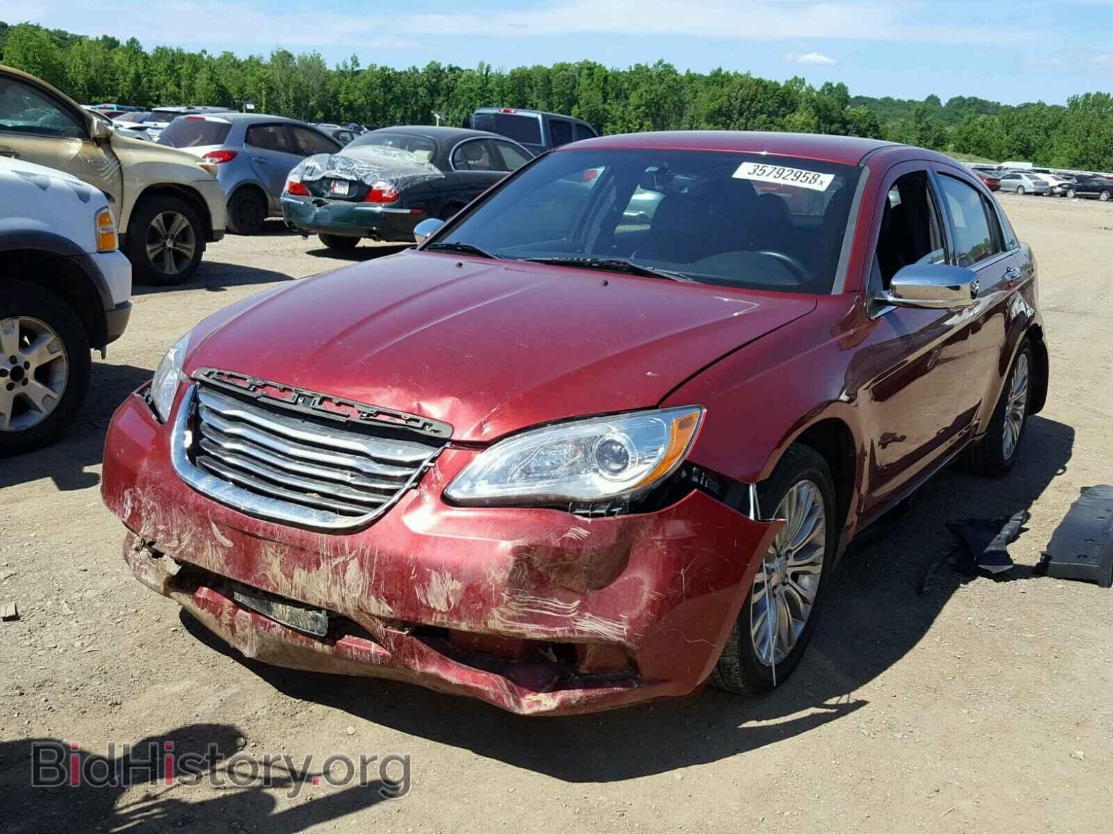 2012 CHRYSLER 200 - VIN: 1C3CCBCB3CN300592 - Фото 2