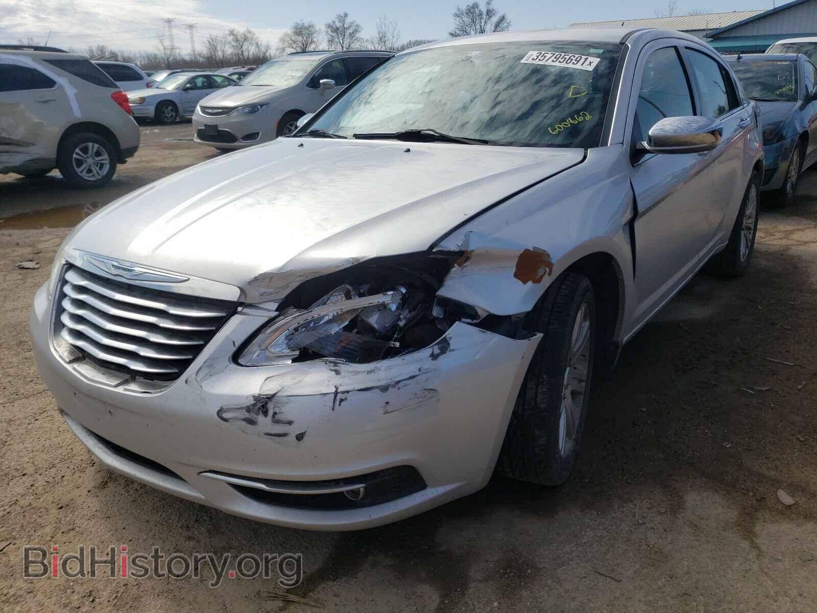 2011 CHRYSLER 200 - VIN: 1C3BC2FB8BN600862 - Фото 2