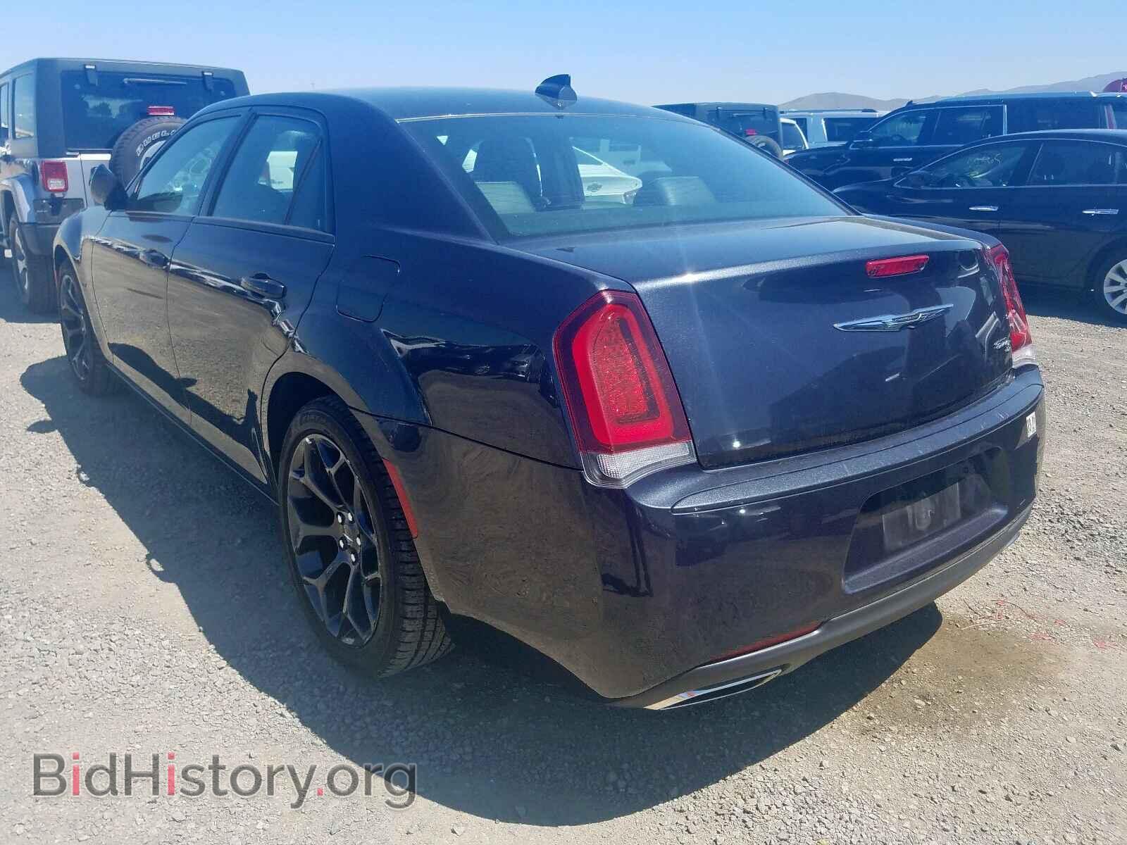 2019 CHRYSLER 300 - VIN: 2C3CCABG1KH538178 - Фото 3
