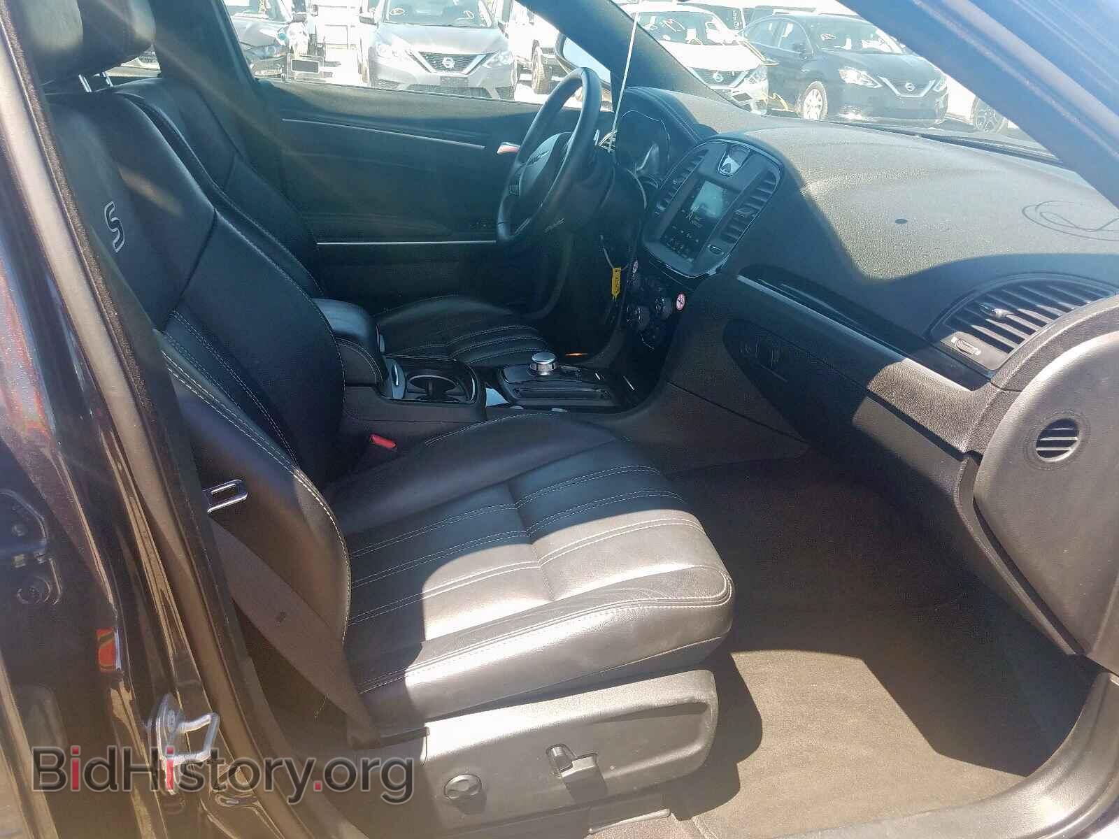 2019 CHRYSLER 300 - VIN: 2C3CCABG1KH538178 - Фото 5