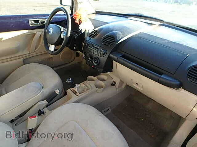 2000 VOLKSWAGEN BEETLE - VIN: 3VWCA21C1YM401769 - Фото 5