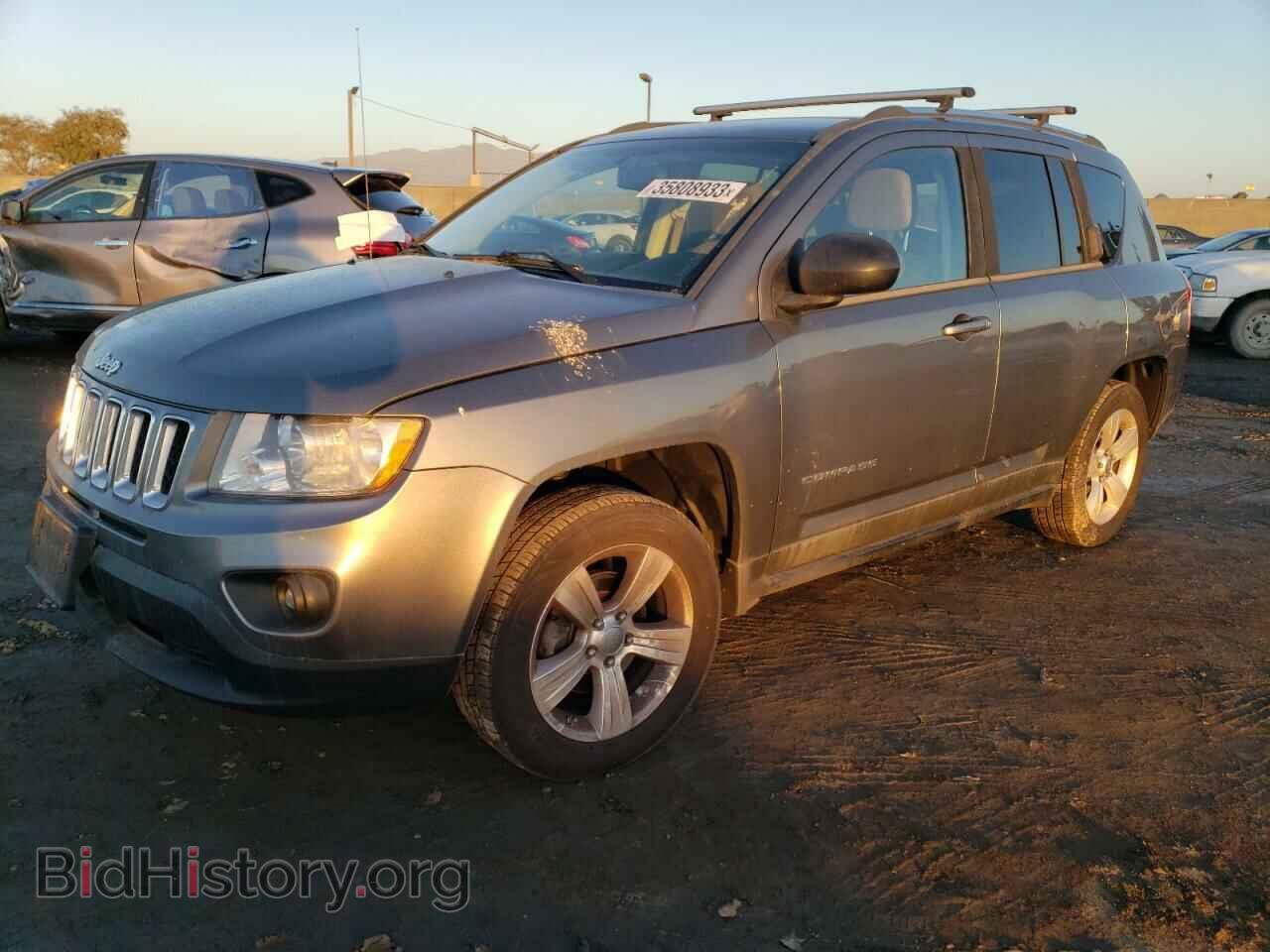 Photo 1J4NF1FB5BD240248 - JEEP COMPASS 2011