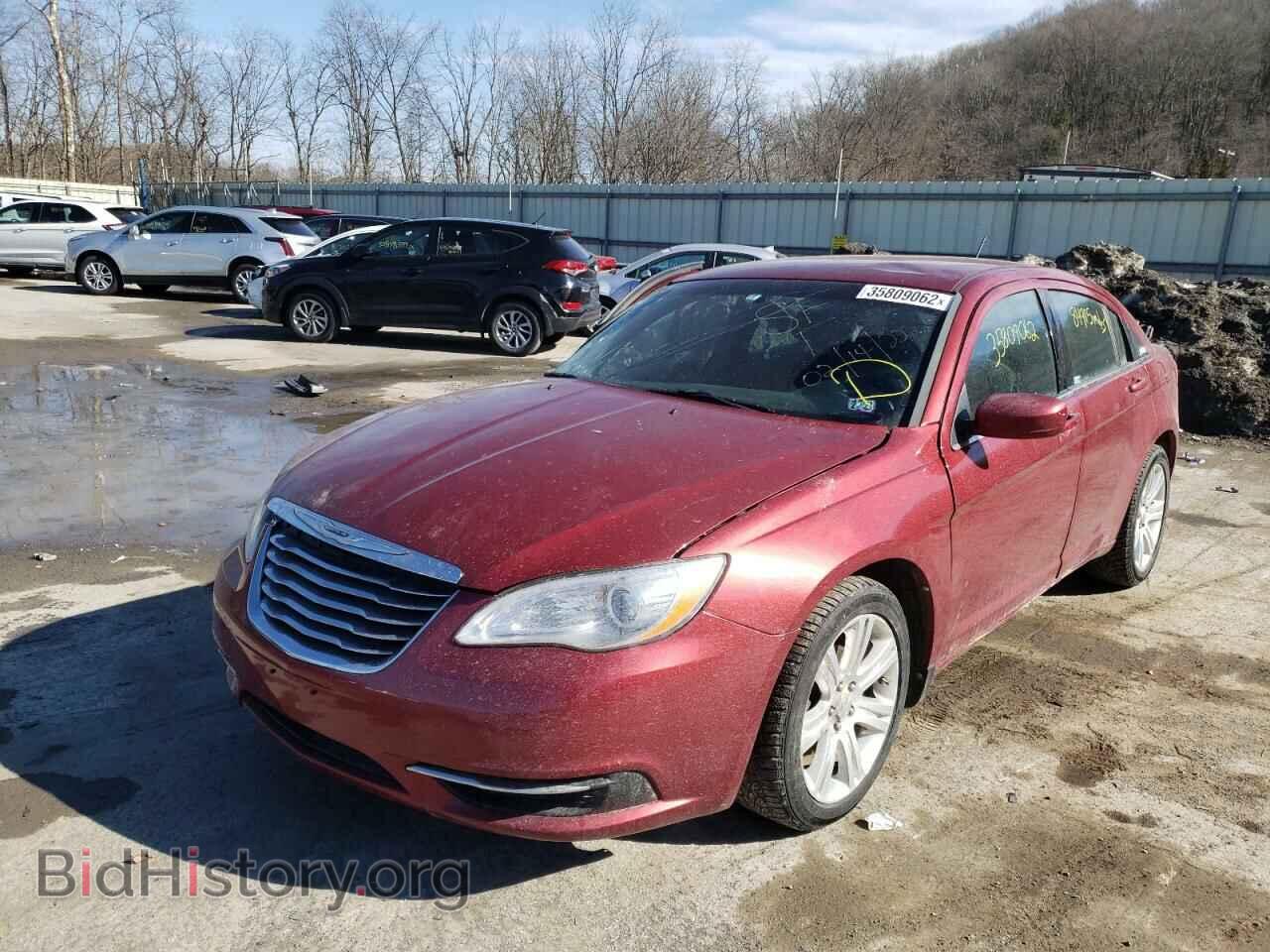 2011 CHRYSLER 200 - VIN: 1C3BC1FB3BN584211 - Фото 2
