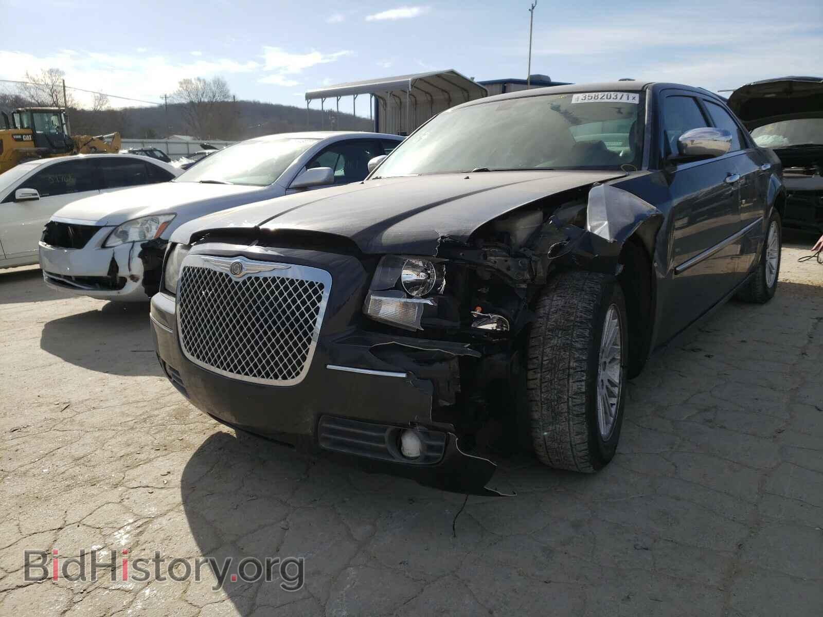 2010 CHRYSLER 300 - VIN: 2C3CA4CD4AH284735 - Фото 2