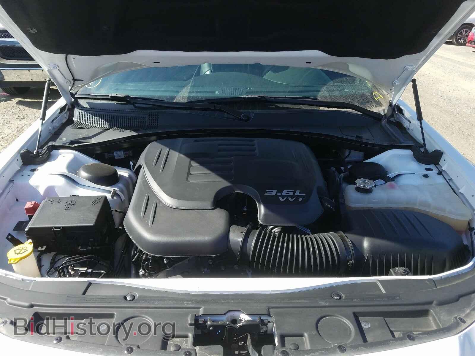 2019 CHRYSLER 300 - VIN: 2C3CCABG0KH538172 - Фото 7