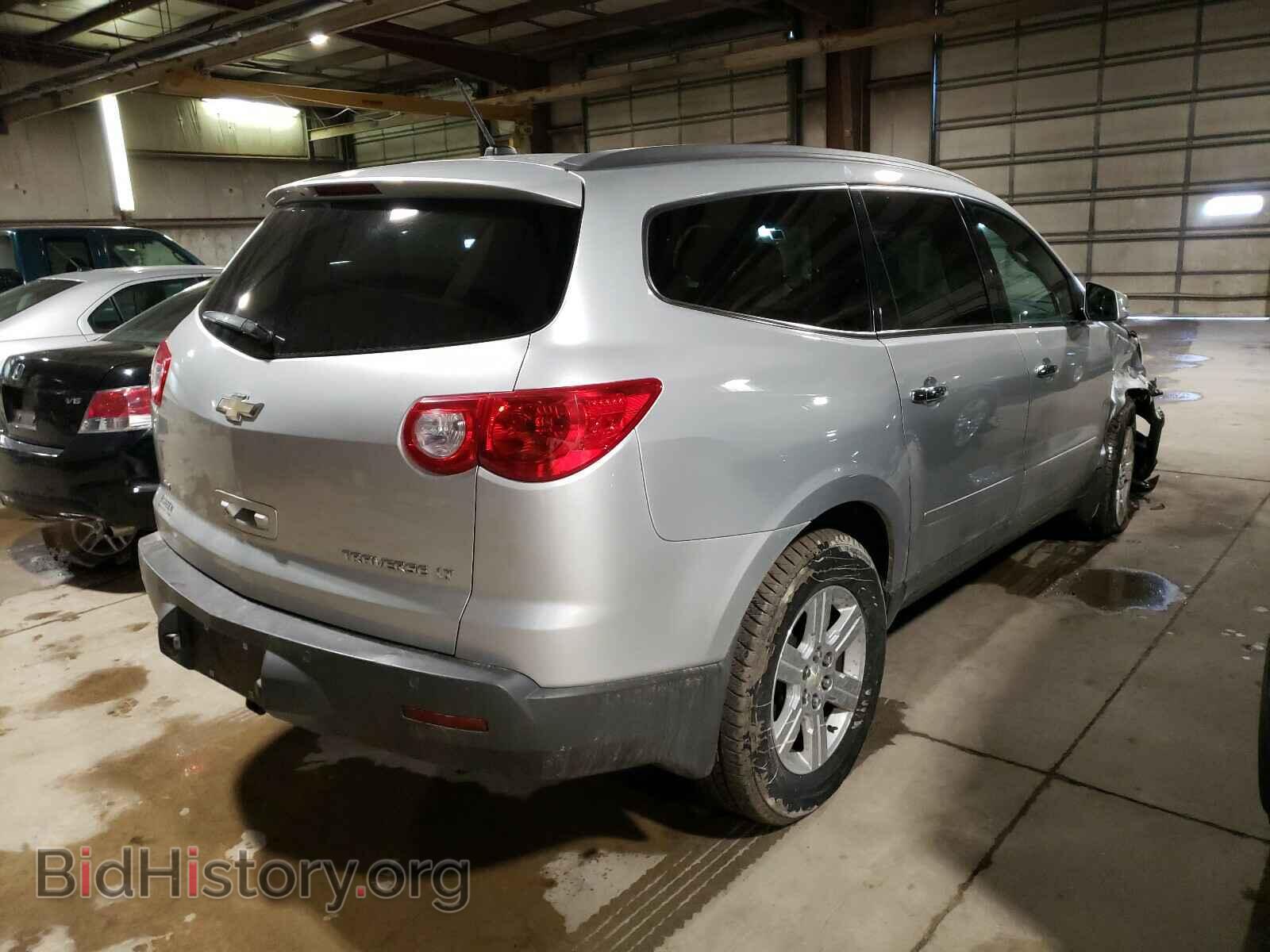 2011 CHEVROLET TRAVERSE - VIN: 1GNKVJED0BJ237748 - Фото 4