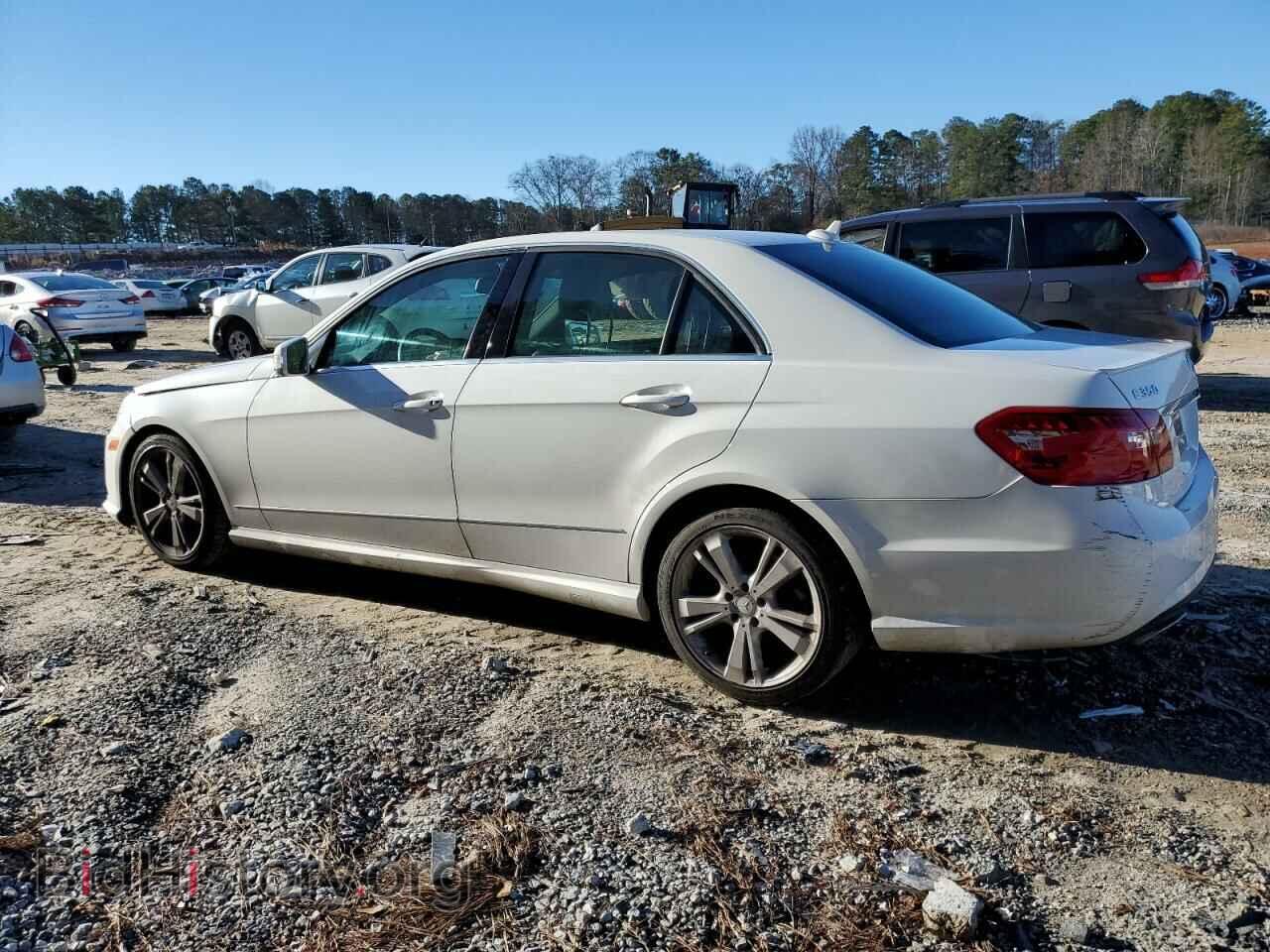 2013 MERCEDES-BENZ E-CLASS - VIN: WDDHF5KB1DA670725 - Фото 2
