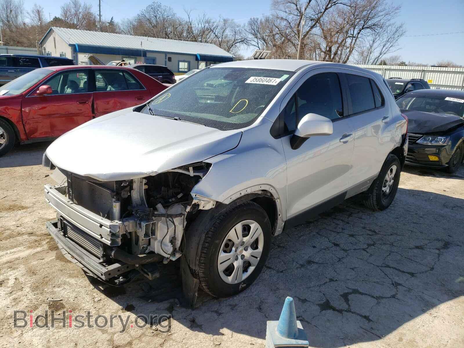 2017 CHEVROLET TRAX - VIN: 3GNCJKSB3HL270530 - Фото 2