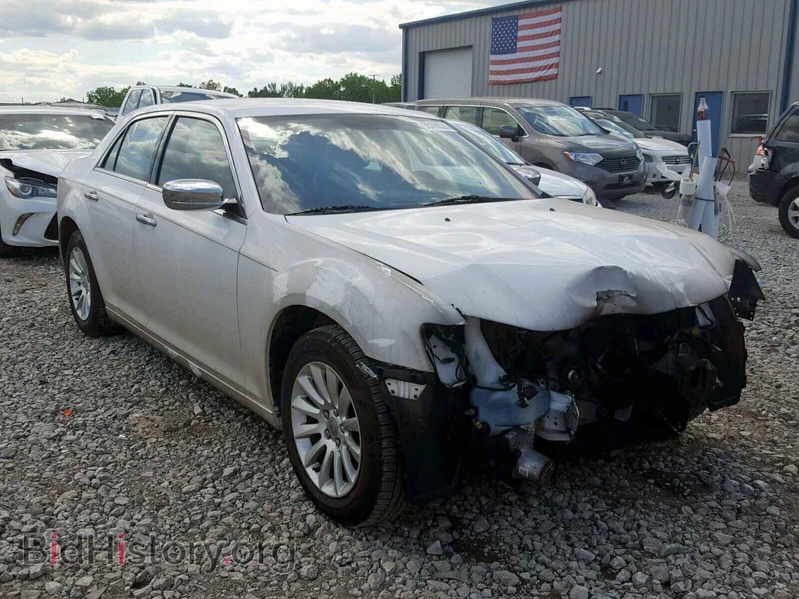 Фотография 2C3CCACG4CH200614 - CHRYSLER 300 2012