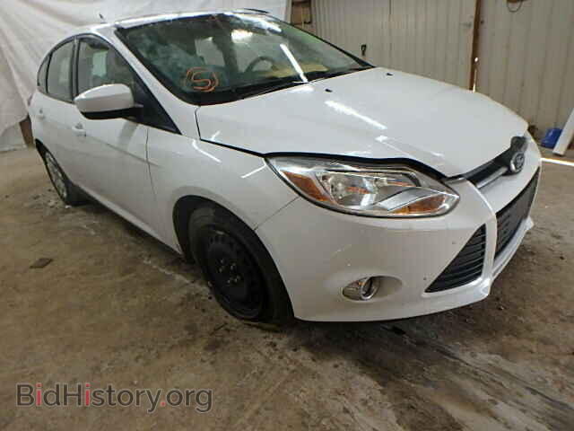 Photo 1FAHP3K28CL275137 - FORD FOCUS 2012