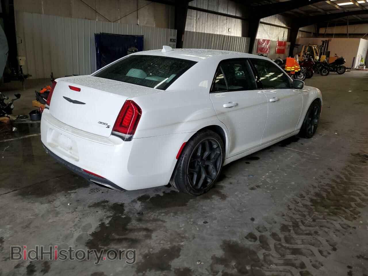2019 CHRYSLER 300 - VIN: 2C3CCABG6KH533574 - Фото 3