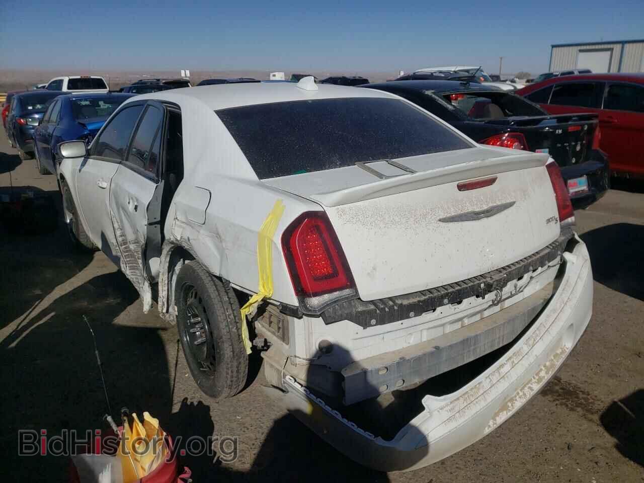 2019 CHRYSLER 300 - VIN: 2C3CCABGXKH515143 - Фото 3