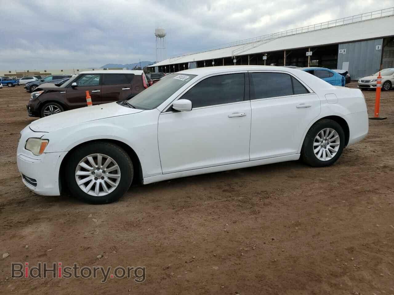 Фотография 2C3CCAAG2DH569203 - CHRYSLER 300 2013