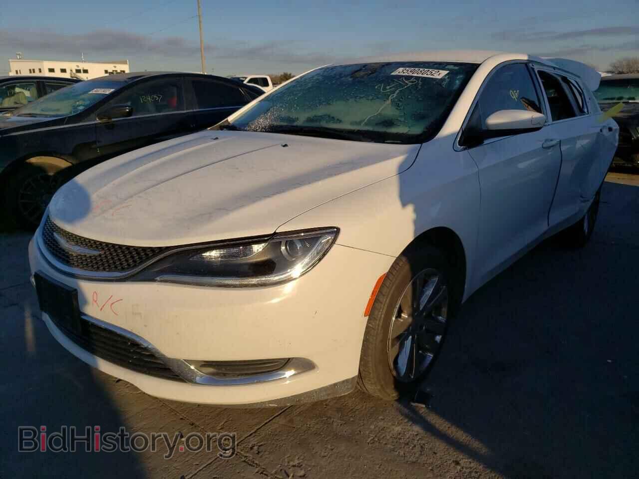 2016 CHRYSLER 200 - VIN: 1C3CCCAB1GN126763 - Фото 2