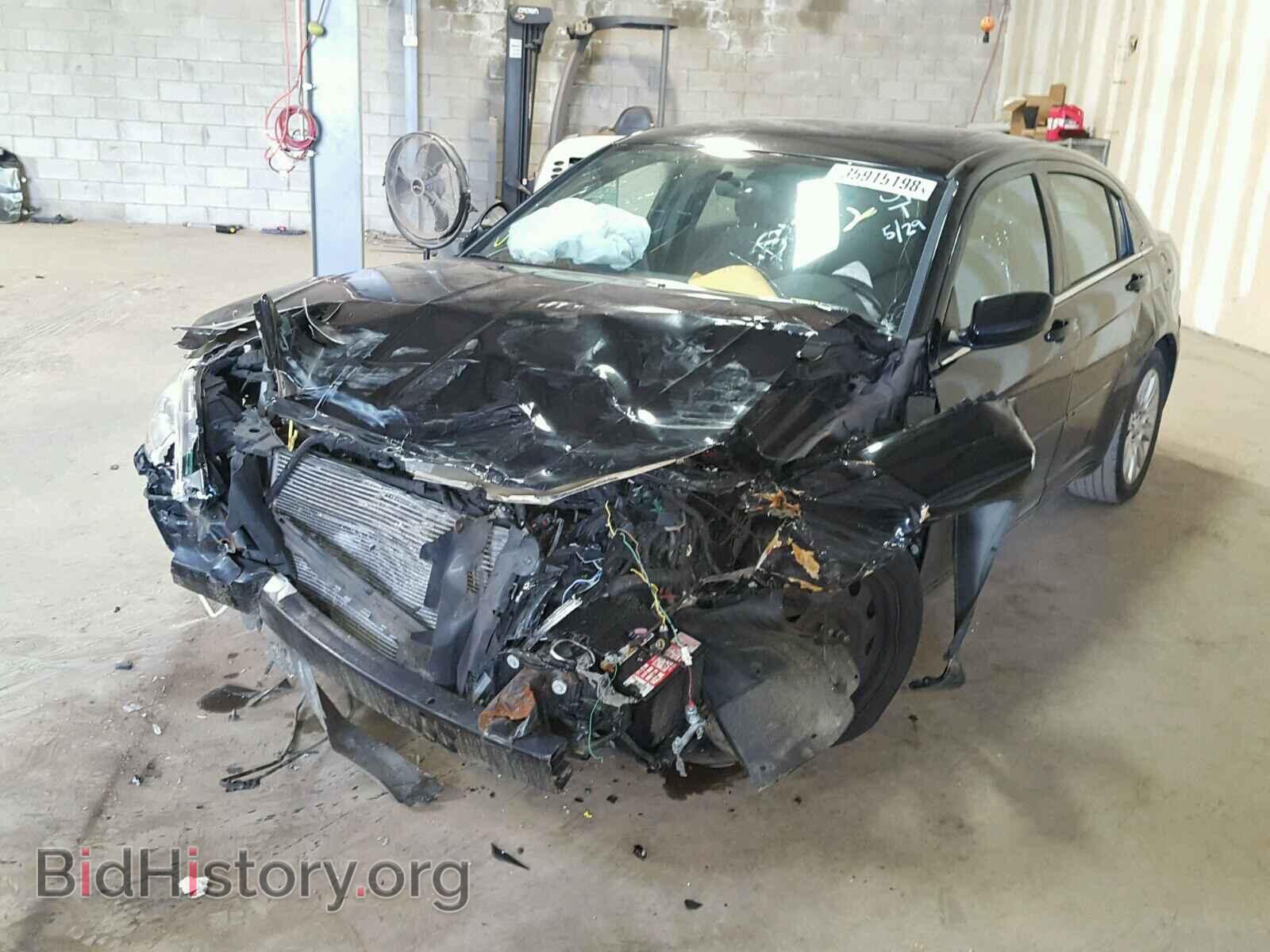 2011 CHRYSLER 200 - VIN: 1C3BC4FB8BN566689 - Фото 2