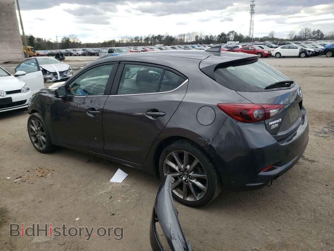 2018 MAZDA 3 - VIN: 3MZBN1M36JM261147 - Фото 2