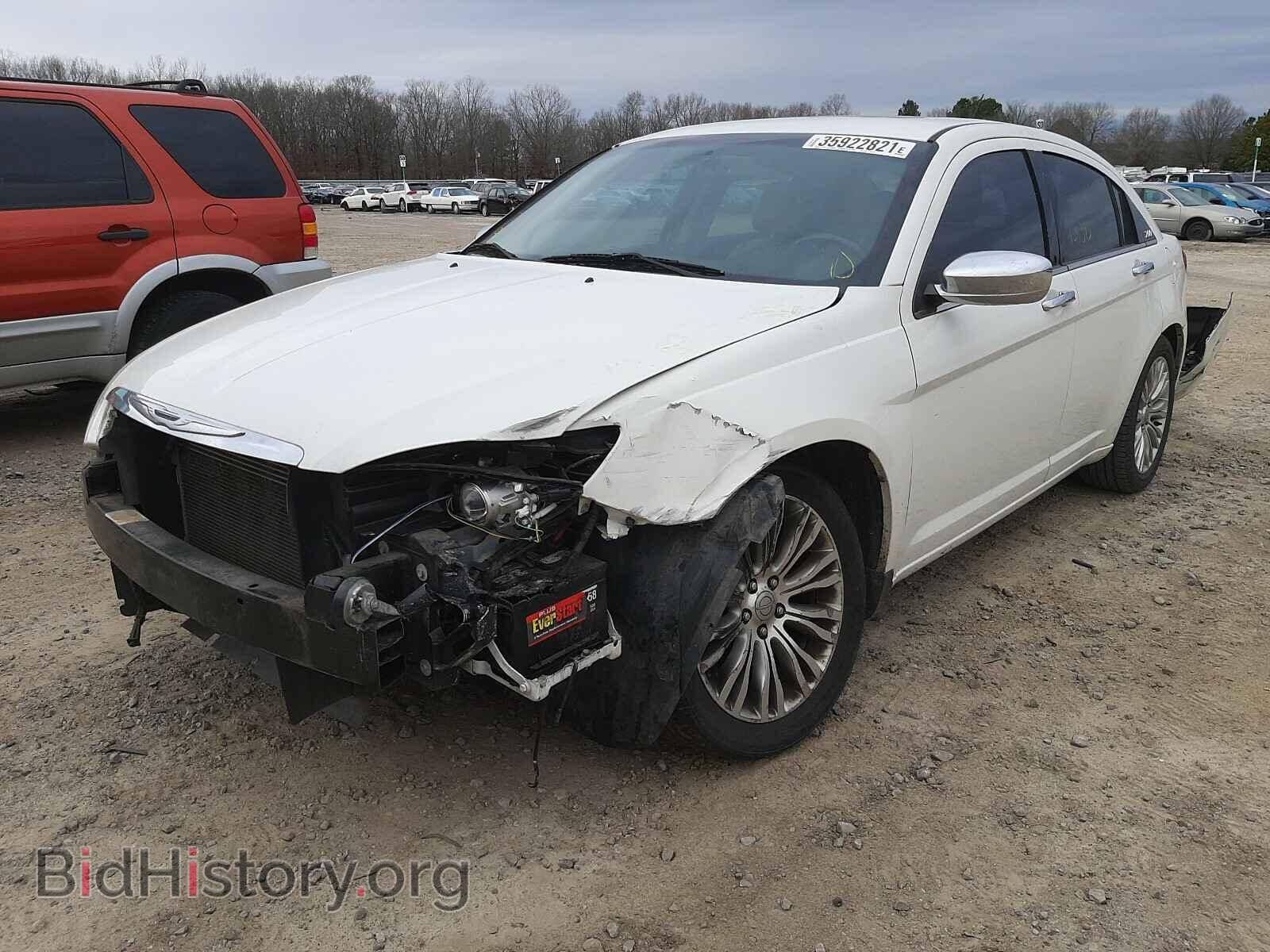 2011 CHRYSLER 200 - VIN: 1C3BC2FB8BN501068 - Photo 2