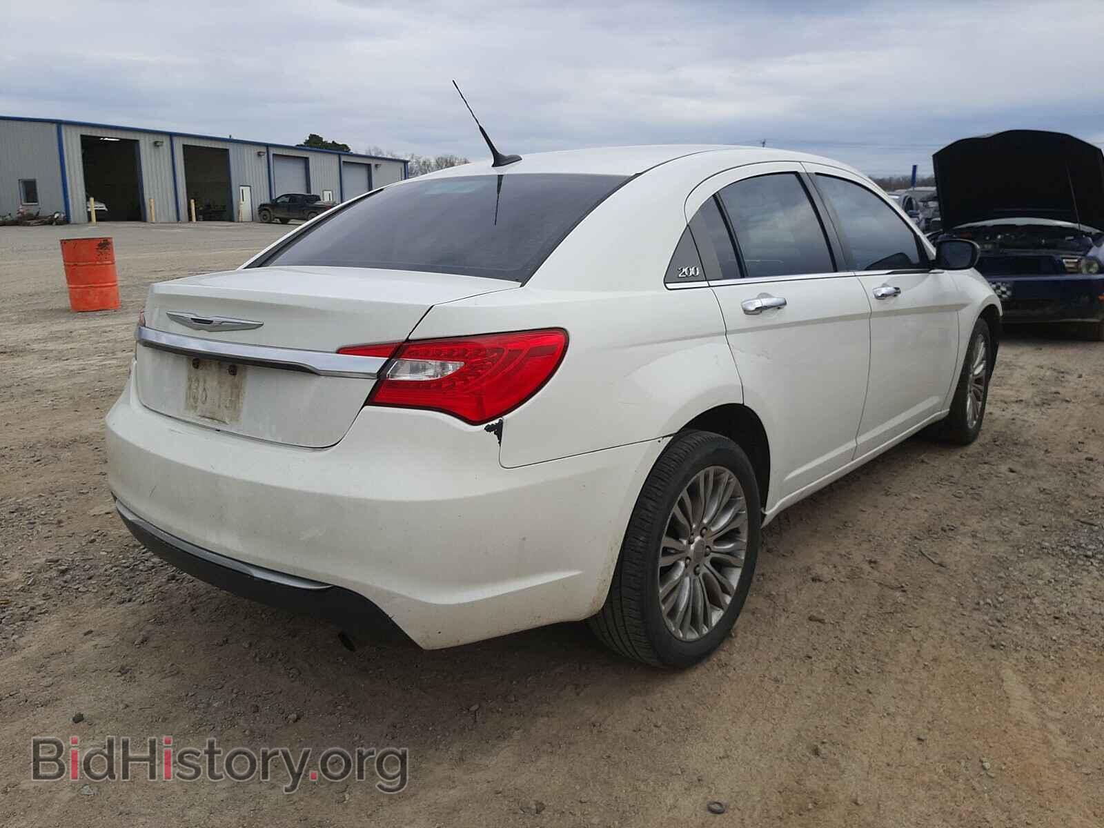 2011 CHRYSLER 200 - VIN: 1C3BC2FB8BN501068 - Photo 4