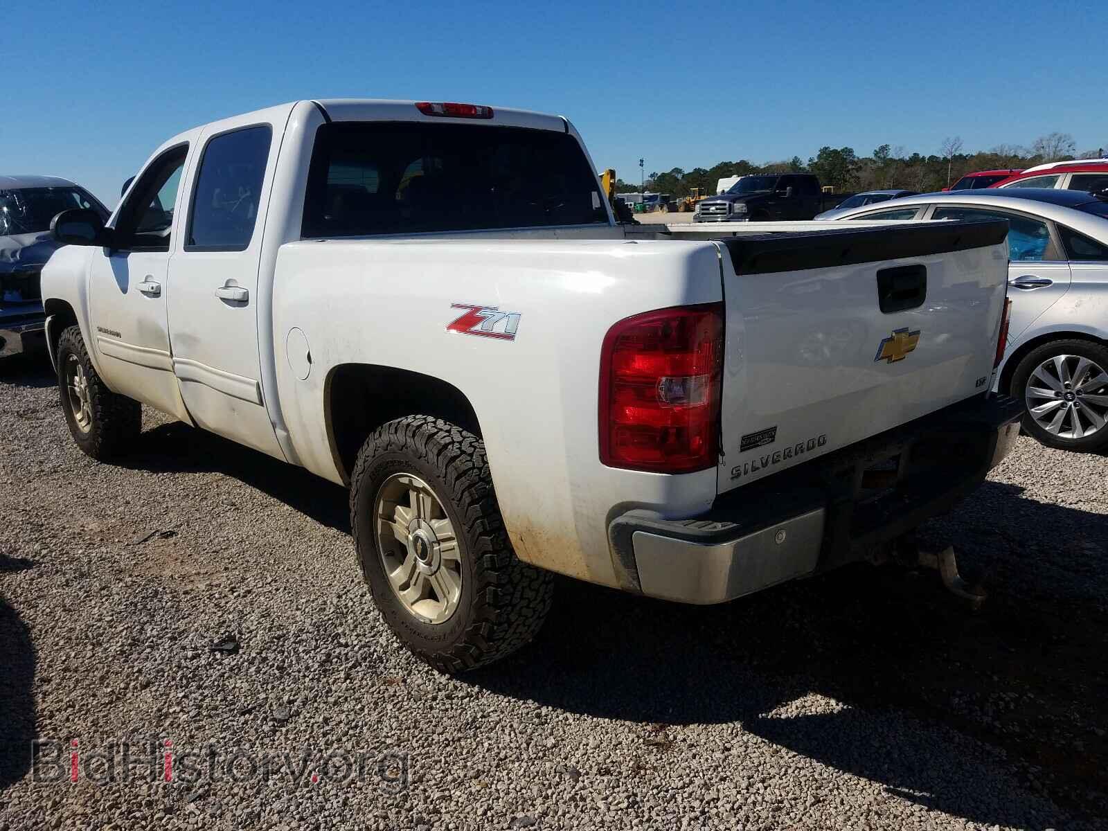 2013 CHEVROLET SILVERADO - VIN: 3GCPKTE74DG270639 - Фото 3