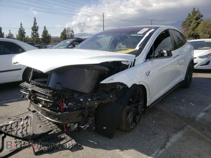 2020 Tesla MODEL X (VIN 5YJXCBE20LF242014) — фото 2 из 10