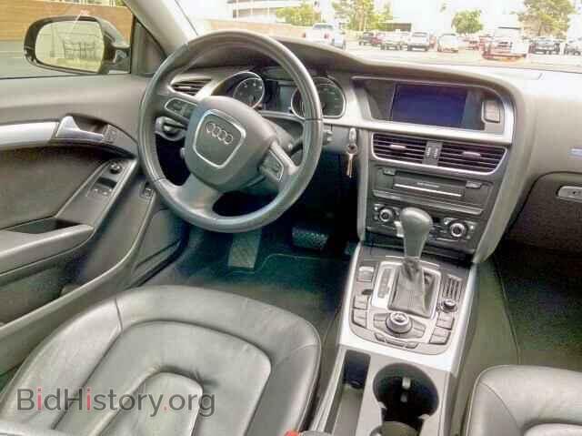 2010 AUDI A5 - VIN: WAULFAFR6AA069453 - Фото 9