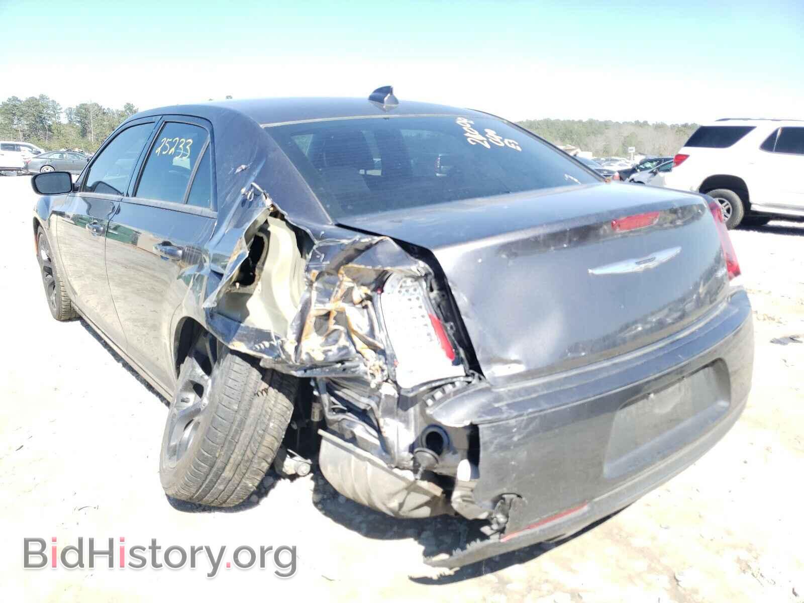 2019 CHRYSLER 300 - VIN: 2C3CCAAG2KH528678 - Фото 3