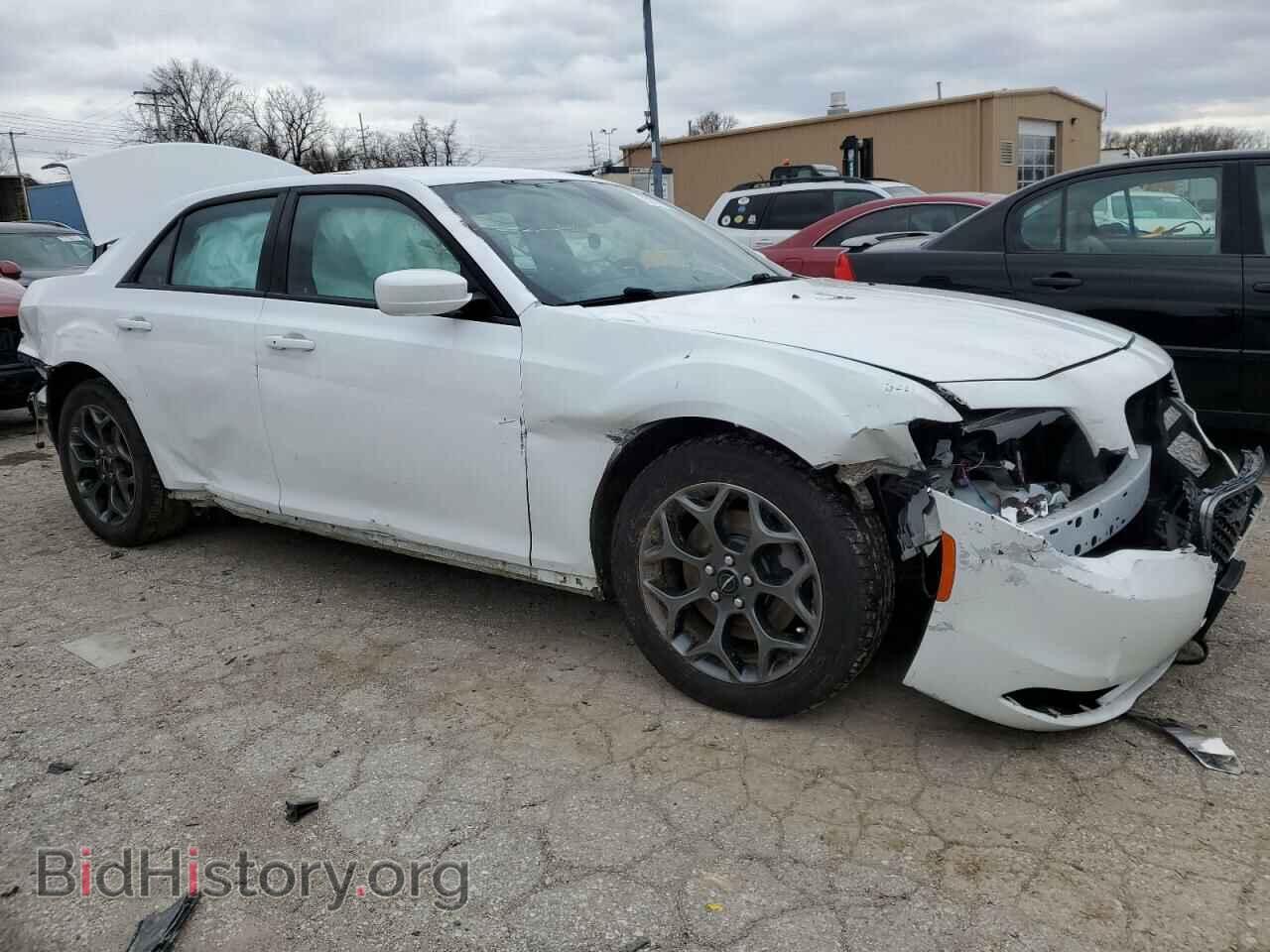 2018 CHRYSLER 300 - VIN: 2C3CCAGG7JH267375 - Photo 4