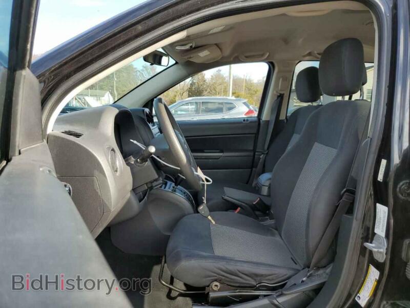 2011 Jeep COMPASS (VIN 1J4NF1FB4BD180236) — photo 7 of 13
