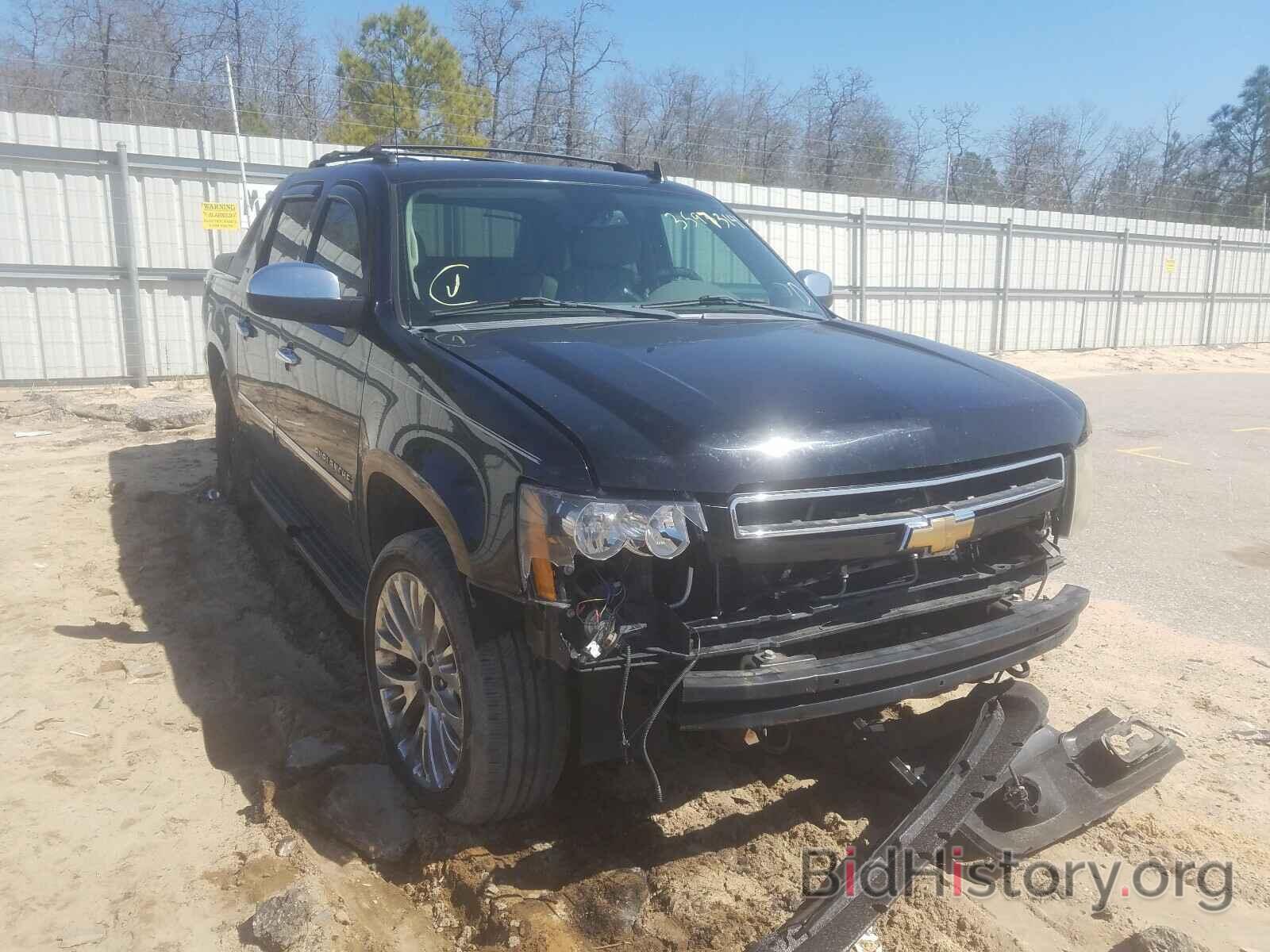 Photo 3GNVKGE00AG294540 - CHEVROLET AVALANCHE 2010