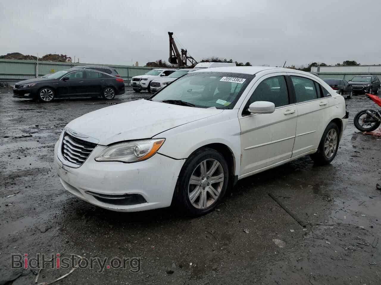 Photo 1C3BC4FB4BN552384 - CHRYSLER 200 2011