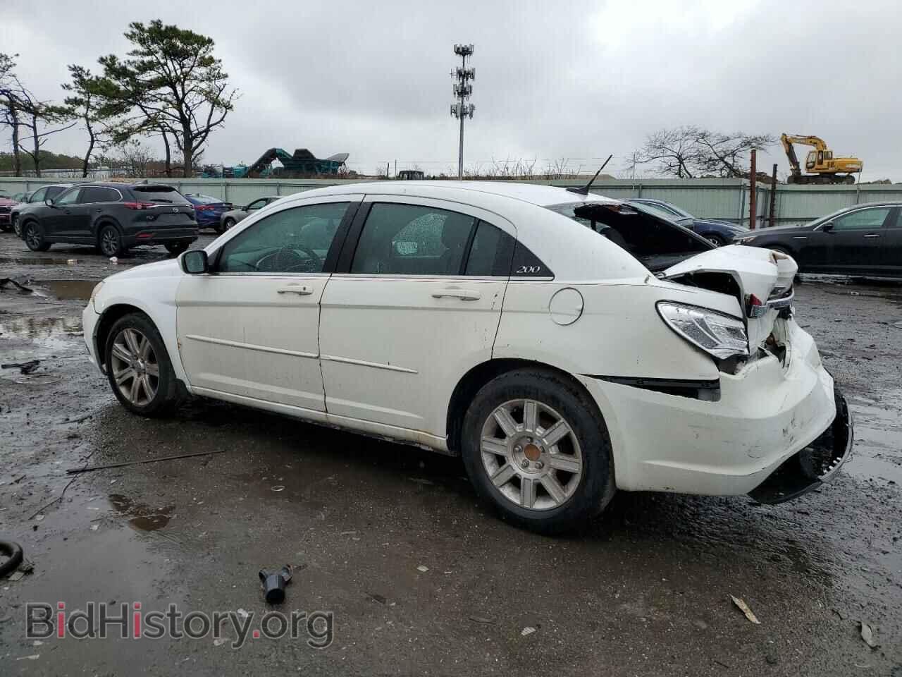 2011 CHRYSLER 200 - VIN: 1C3BC4FB4BN552384 - Фото 2