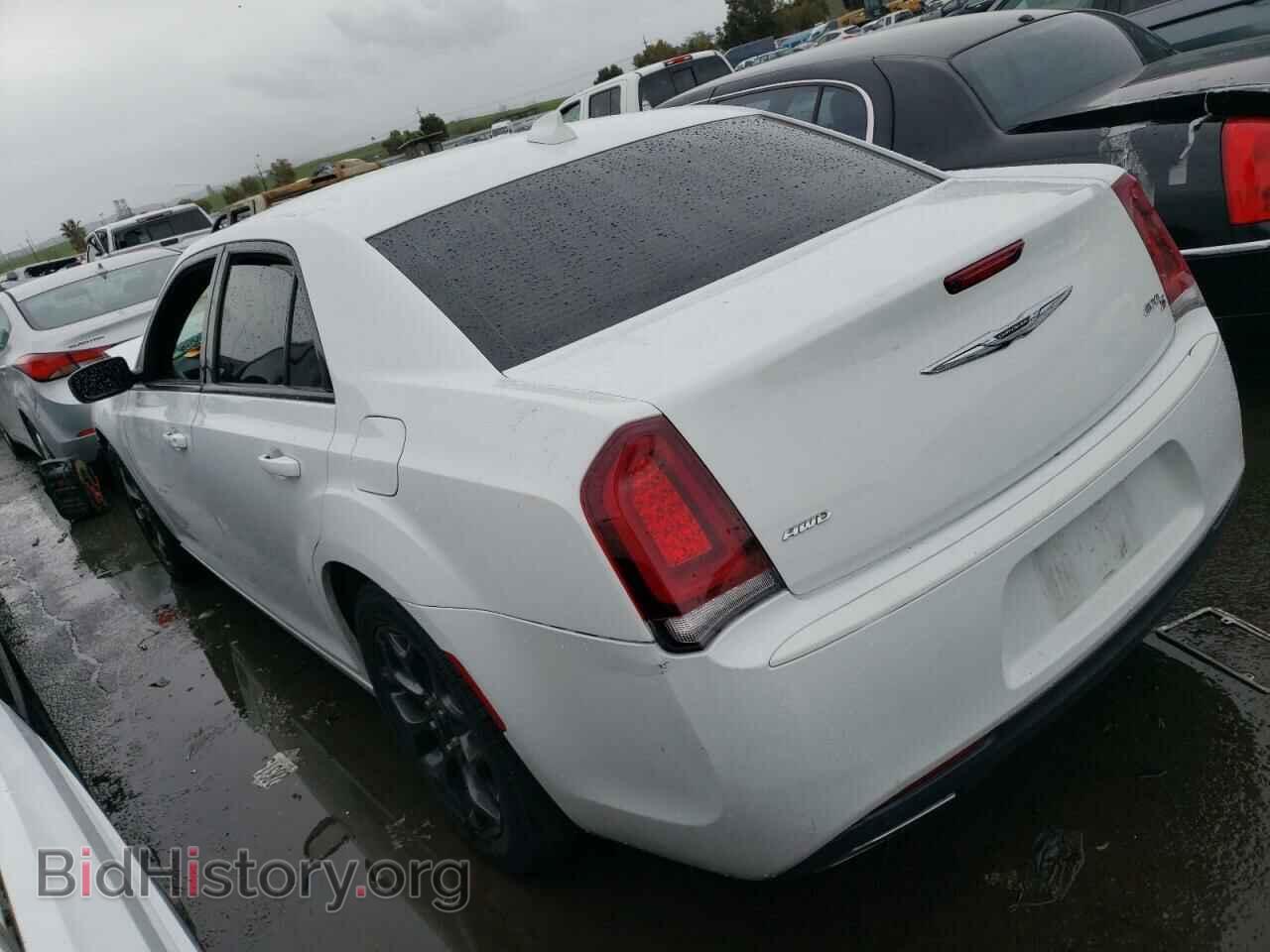 2018 CHRYSLER 300 - VIN: 2C3CCAGG0JH226537 - Фото 2