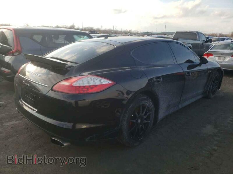 2011 Porsche PANAMERA (VIN WP0AA2A7XBL012070) — photo 3 of 12