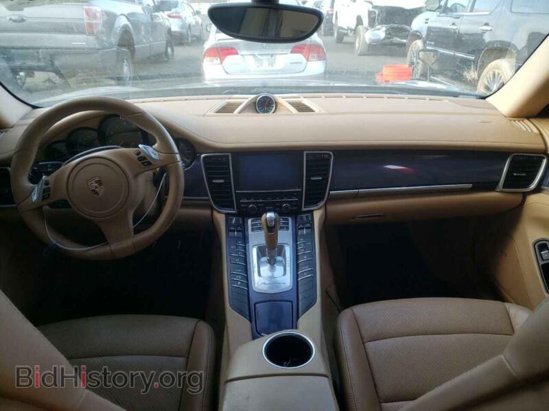 2011 Porsche PANAMERA (VIN WP0AA2A7XBL012070) — photo 8 of 12