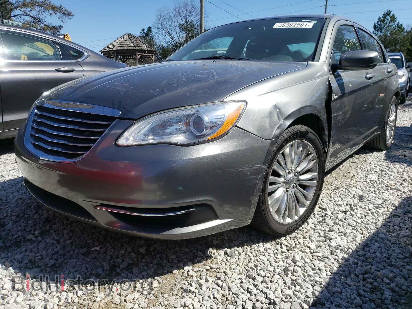 2013 CHRYSLER 200 - VIN: 1C3CCBAB2DN670906 - Фото 2