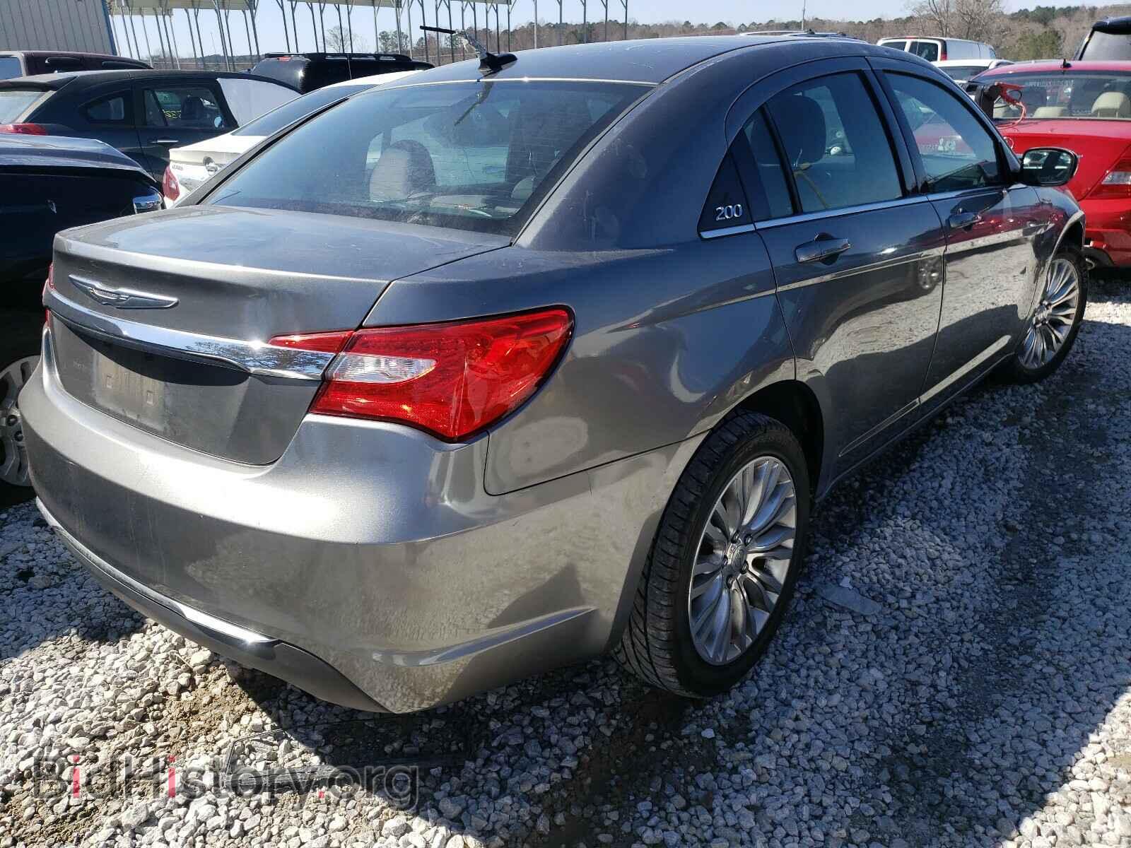 2013 CHRYSLER 200 - VIN: 1C3CCBAB2DN670906 - Фото 4