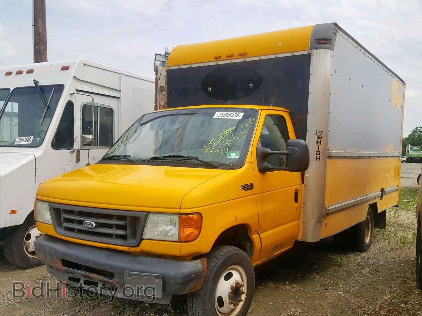 2005 FORD ECONOLINE - VIN: 1FDWE35L05HB05593 - Фото 2